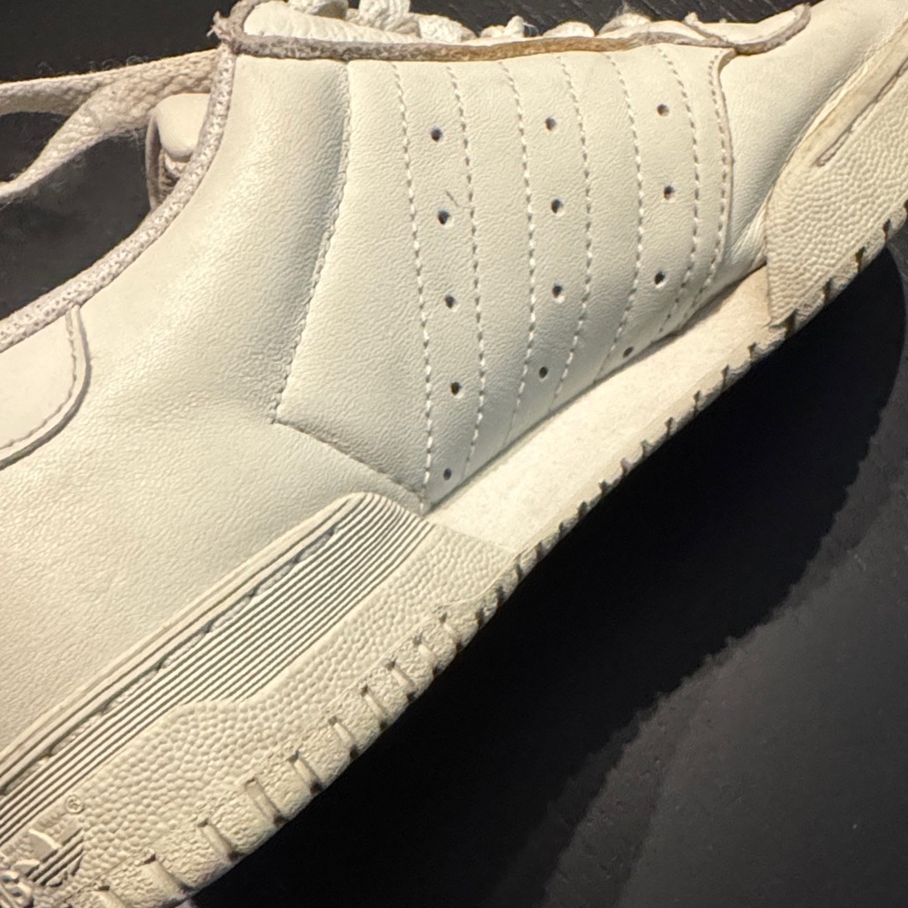 Adidas Calabasas Off-White Sneakers - Picture 3 of 4